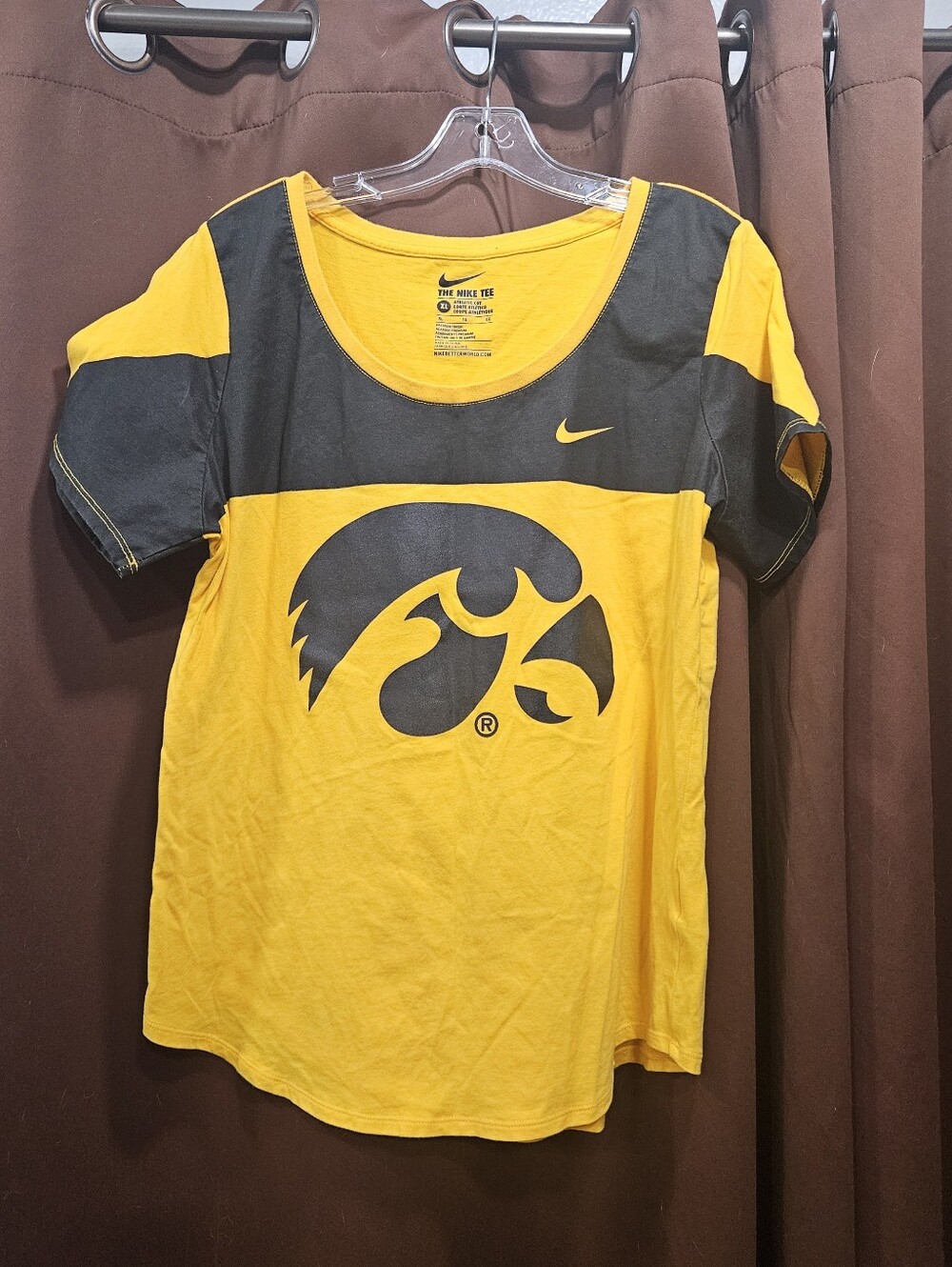 Womens XL Iowa Hawkeyes Athletic Cut Nike Tee T-Shirt